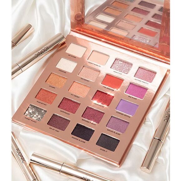 ICONIC LONDON Desk to Dance Eyeshadow Palette - Picture 3 of 3